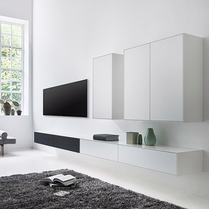Edge by Hammel | Hvid væghængt TV opstilling 