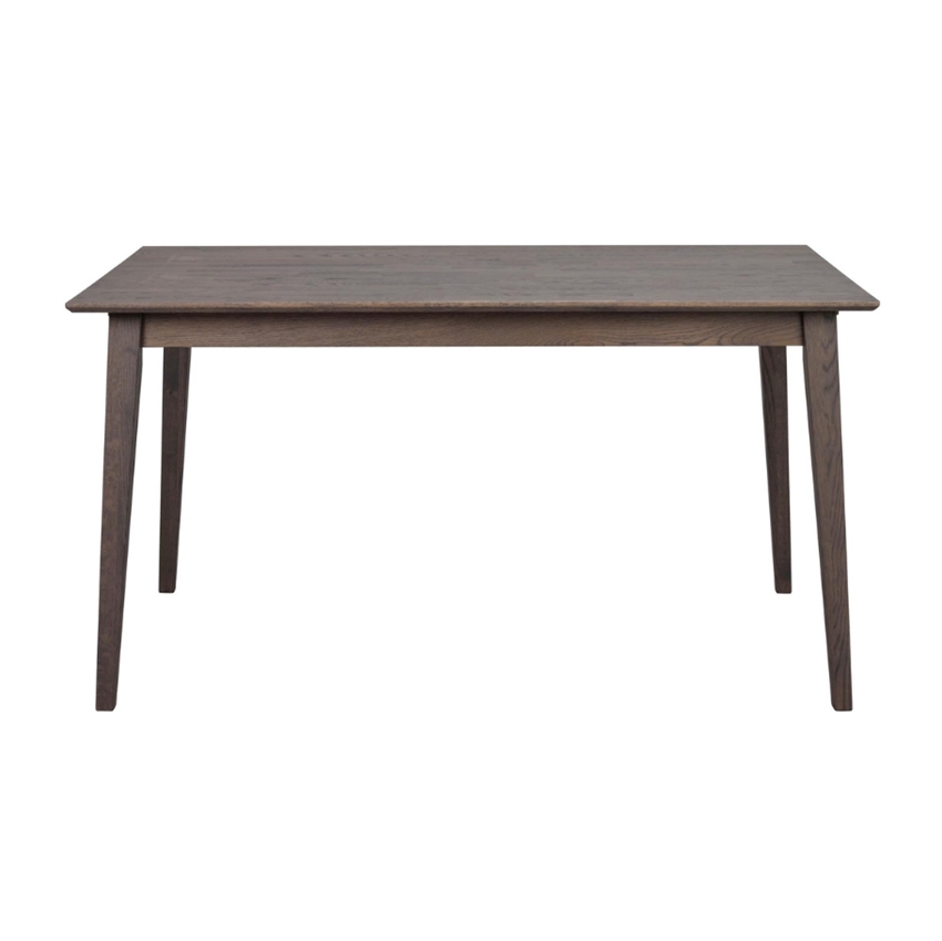 Se Rowico Filippa | Brunt lakeret spisebord | 140 cm hos Møbelsalg